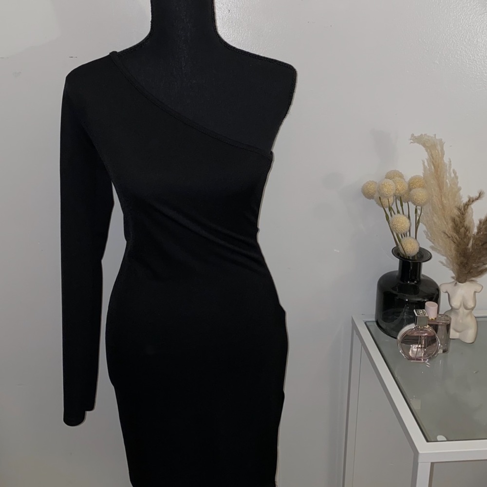 ONE SHOULDER SPLIT BODYCON DRESS